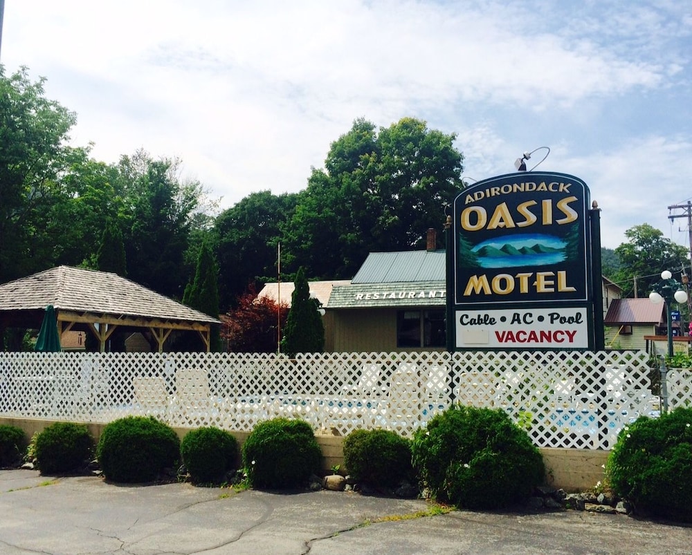 Adirondack Oasis Motel