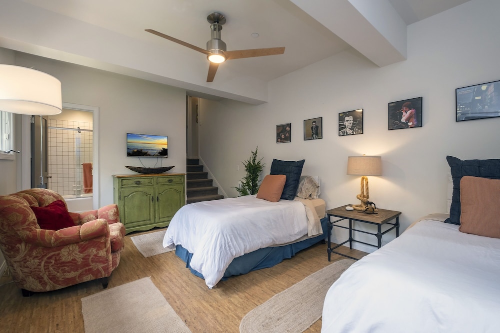 Chic Casita - Walk to Beach view 4