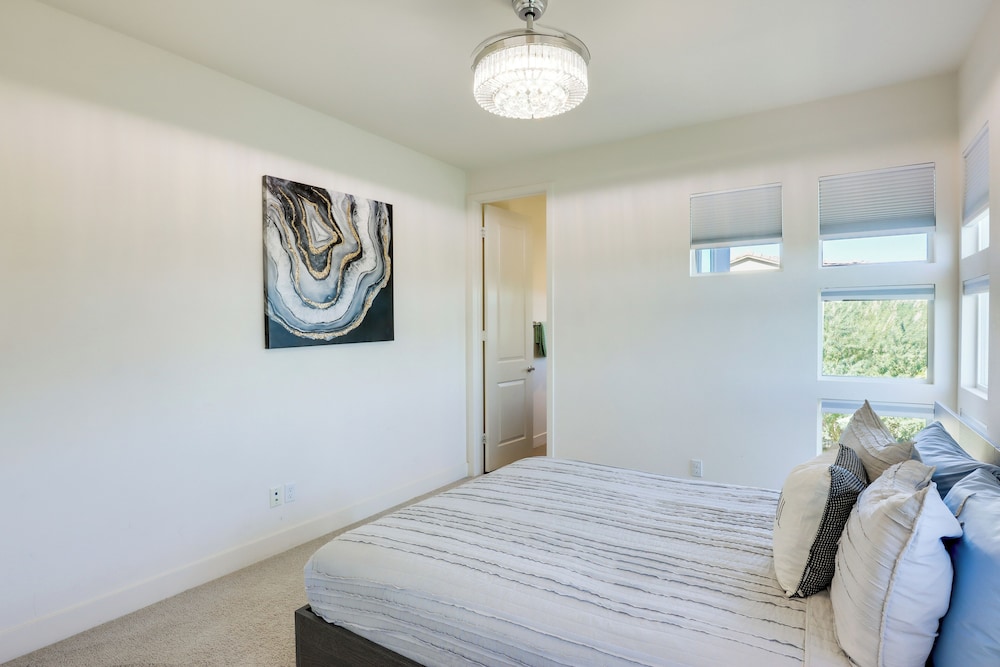 Lake & Mountain Views: Indio Oasis w/ Pool