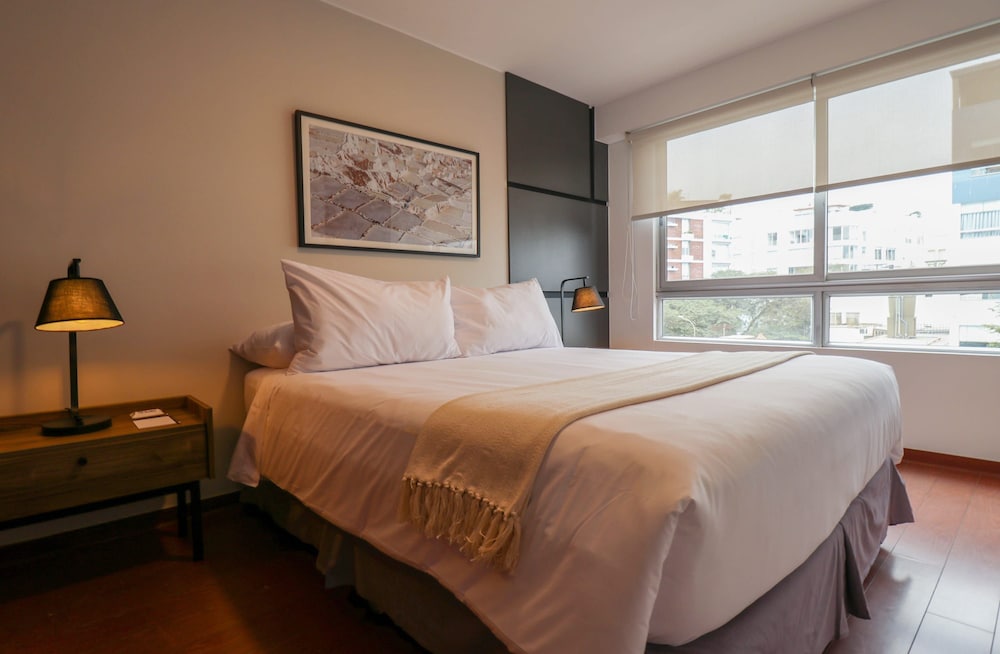 w Elegant 2BR w Fantastic View in Miraflores