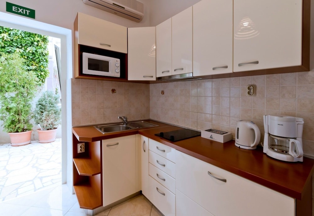 Ina2 - Modern and Cosy - A2