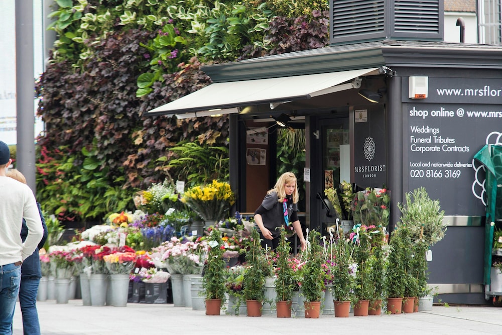Poplar Grove by Onefinestay
