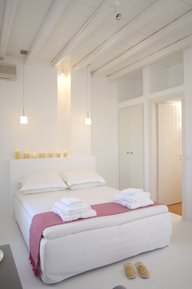 Kapetan Tasos Suites photo 2