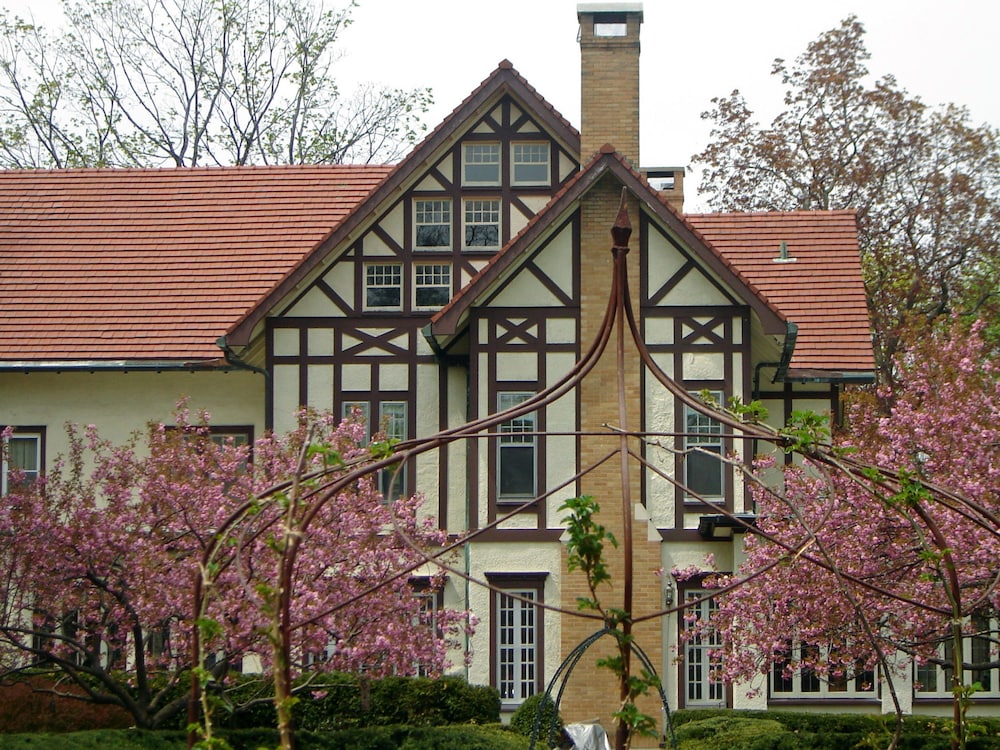 Vintage Gardens Bed & Breakfast