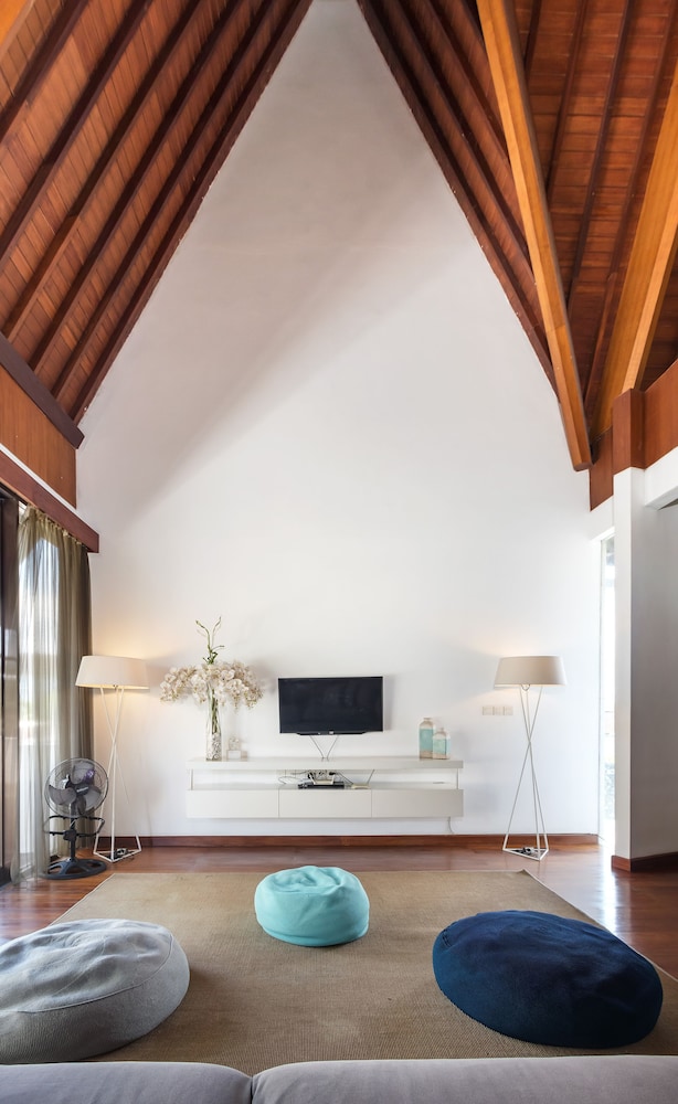 Villa Summer by Villa Finder