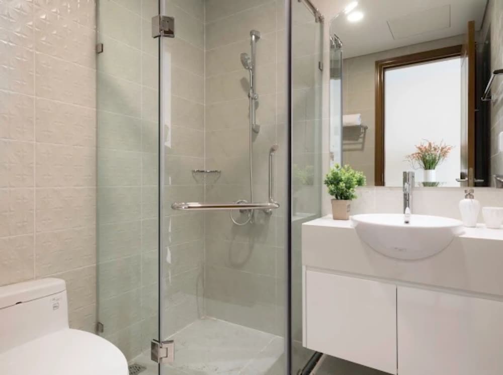 Somi Luxstay LP