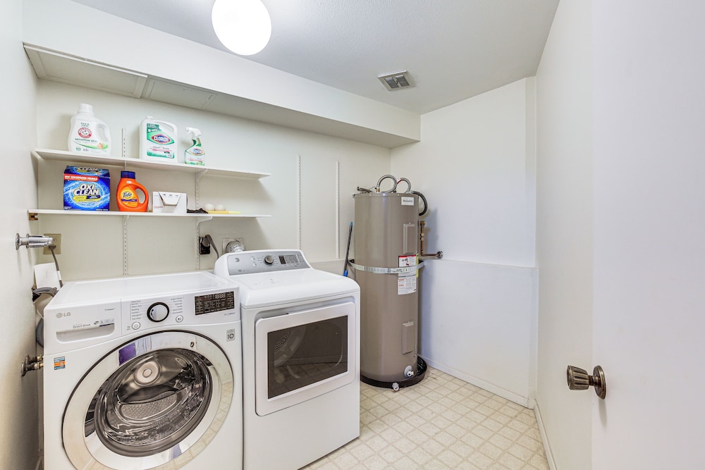 2 Mi to University of Oregon: Pet-friendly Abode