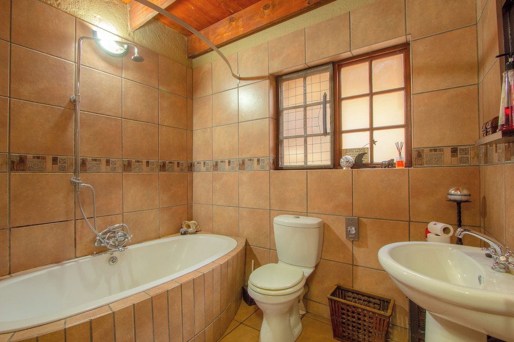 Villa - Sleeps 10 - Pool - Patio - Housekeeping