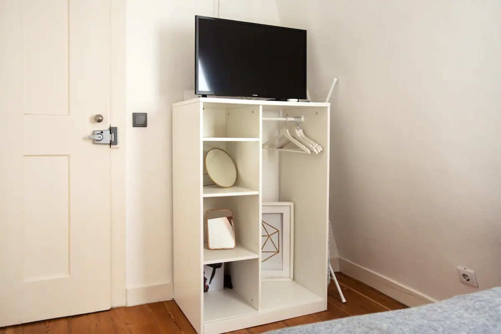 Cosy Little Bedroom in Lisbon view 4
