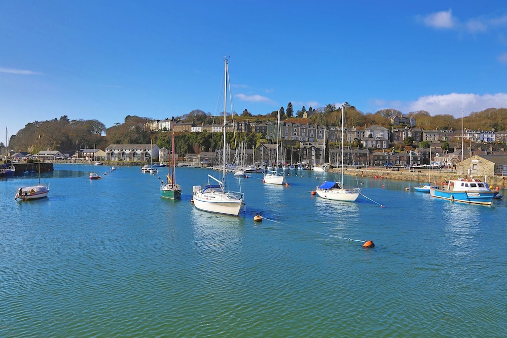 Glaslyn Harbour Views