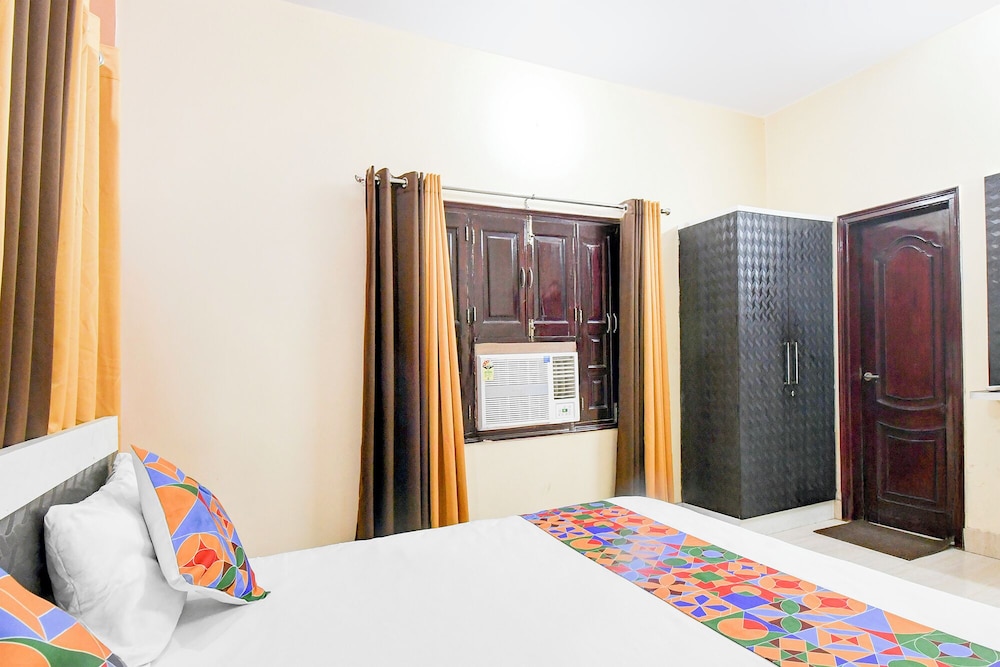 Fabhotel Rb Palace
