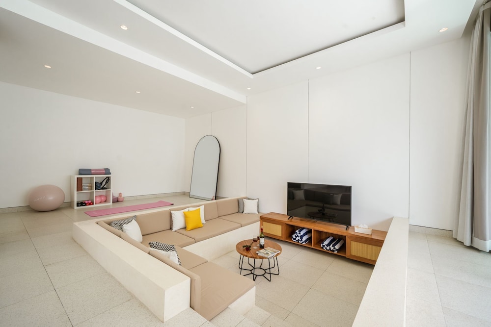 RHYS Villa Pererenan