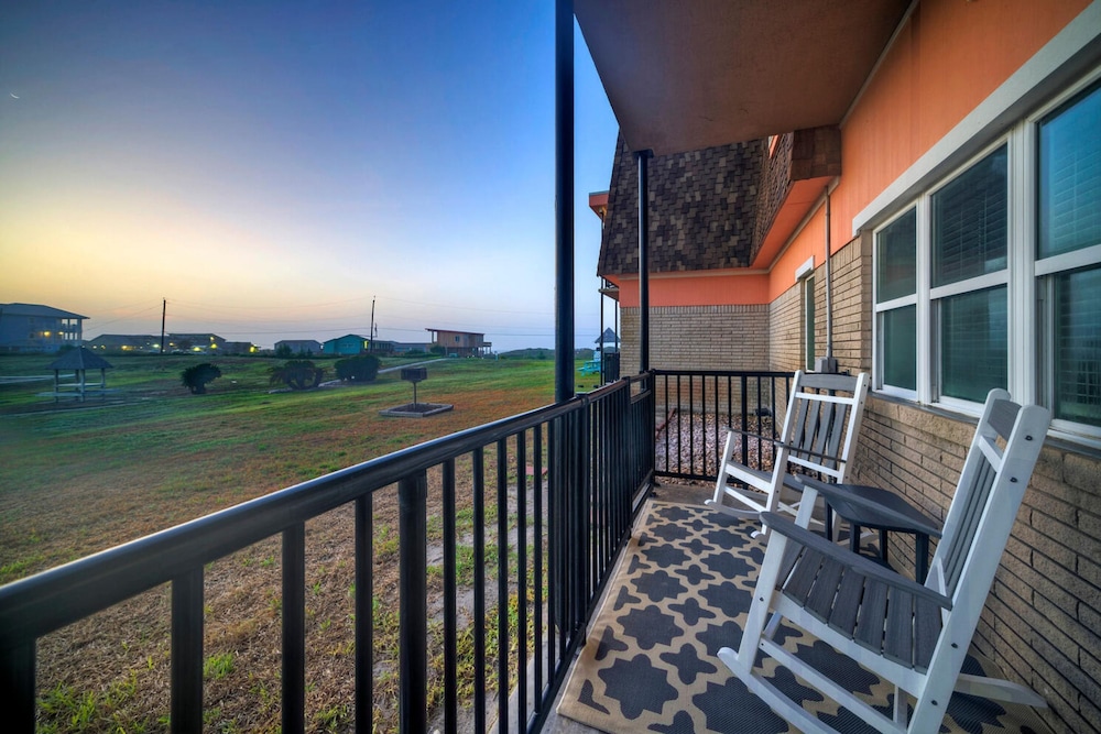La Concha by Avantstay Modern Condo by Boardwalk