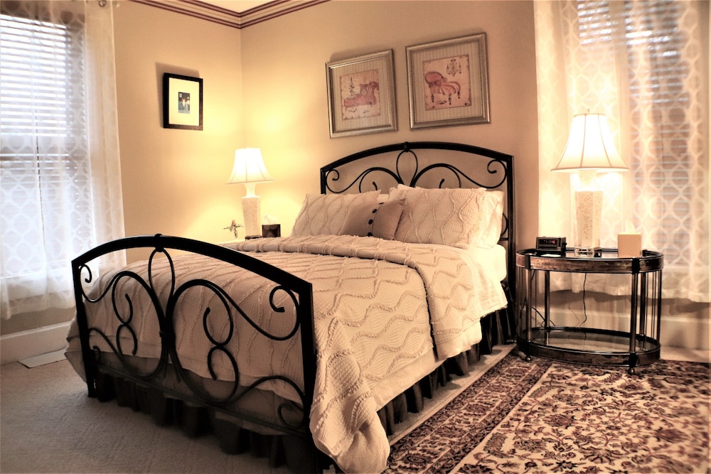 The Lincoln Short North B&B
