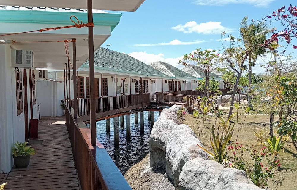 Nalusuan Island Resort and Marine Sanctuary
