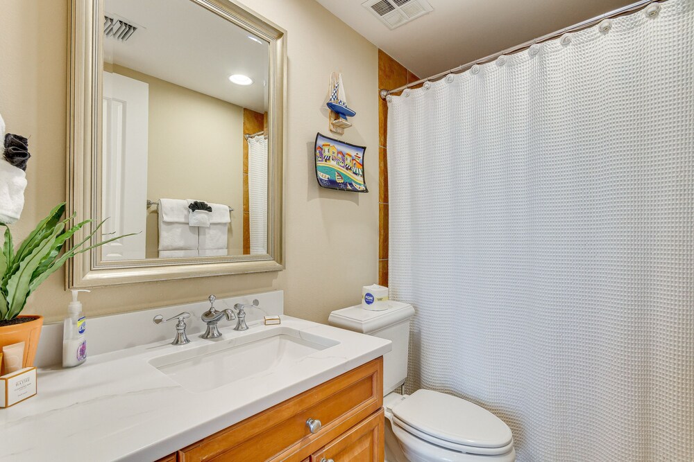 Pensacola Beach Retreat w/ Direct Beach Access!