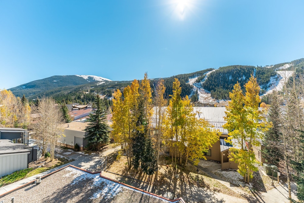 Ski Run #303 by Summit County Mountain Retreats view 2