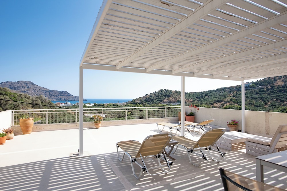 Antonis Apts - Physio Fitness Retreats