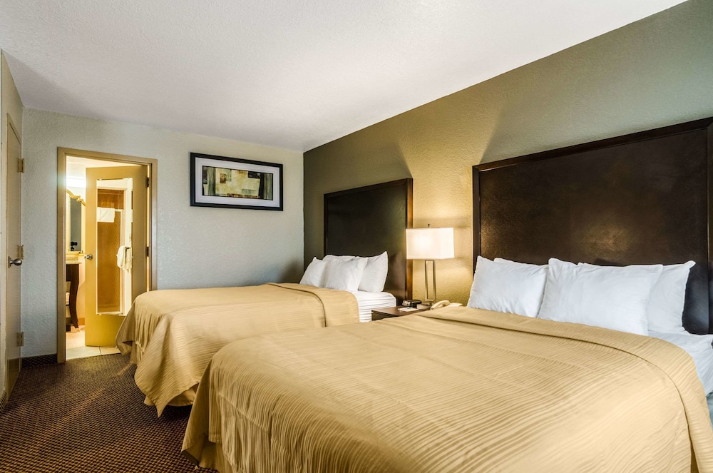 Quality Inn & Suites Winfield