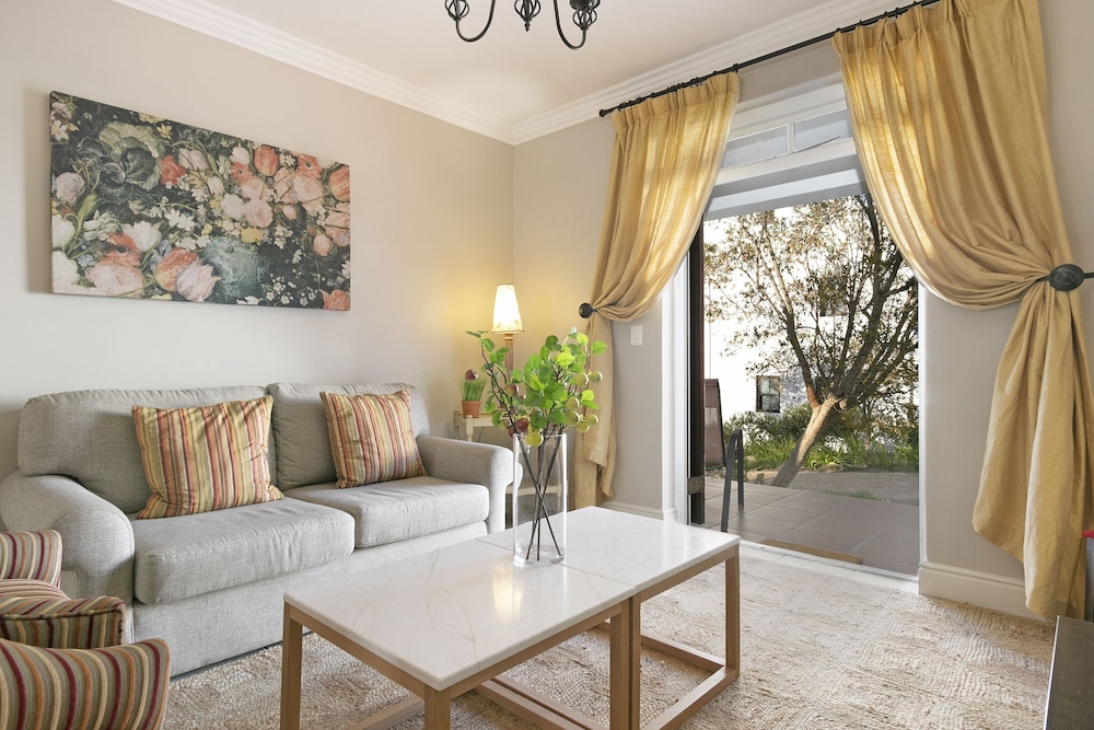 Winelands Golf Lodges at De Zalze