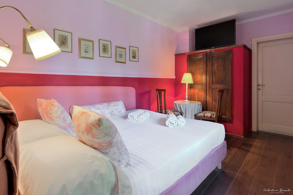 Ape Rosa Relais
