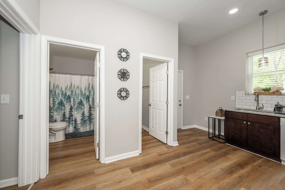 Queen City Retreat 1 - Cozy Home for 6 Near Attractions & Restaurants