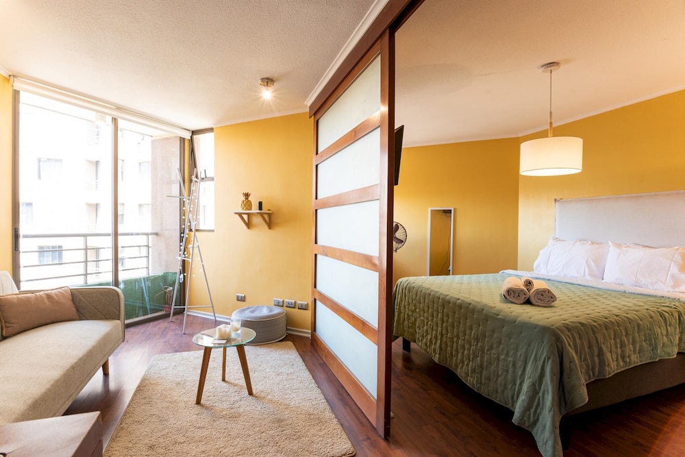 Urban Forest- 1BR Metro Wifi Pool Gym Mall