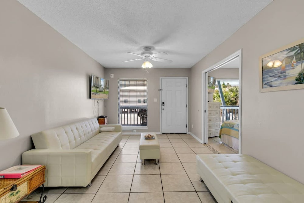 Breezy Getaway - The Affordable Beach Getaway