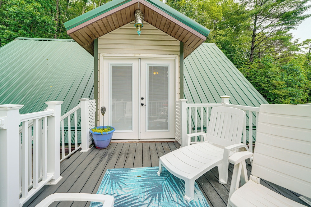 Hot Tub + Pet Friendly: Quiet French Creek Getaway