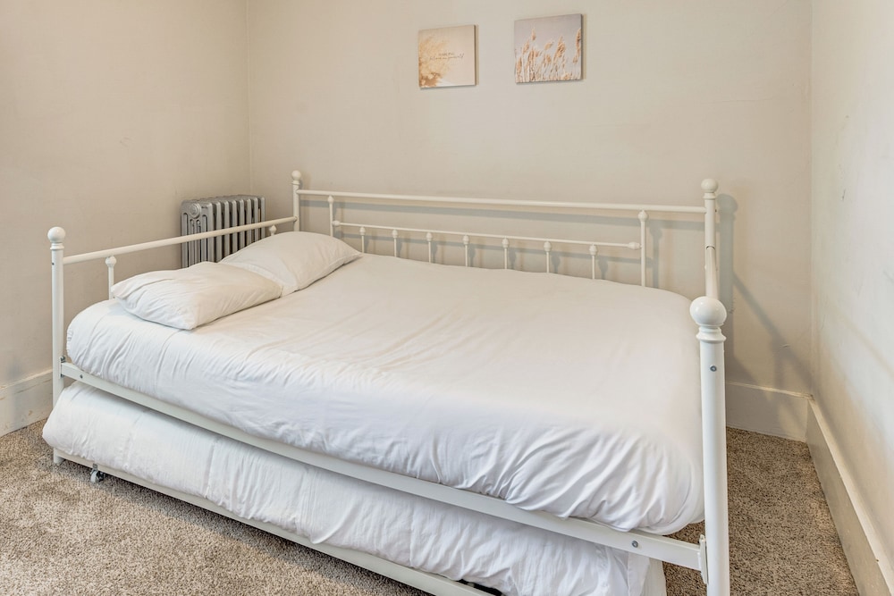 Shop & Dine: Central Stroudsburg Townhome!