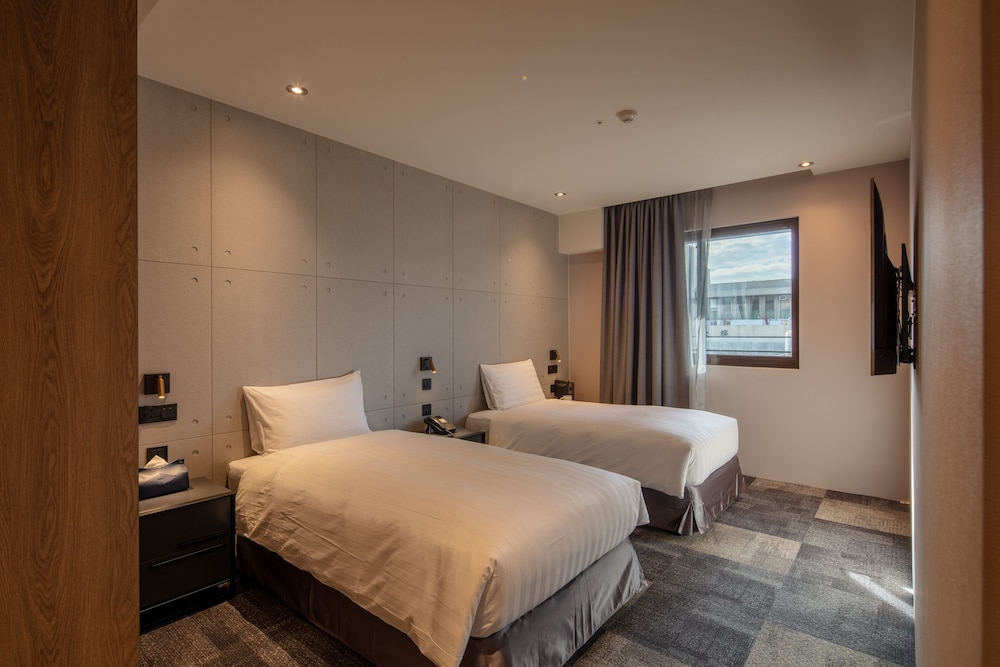 Roaders Plus Hotel Theme