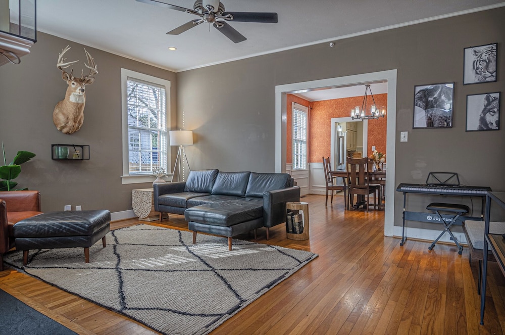 Spacious 3BR Midtown Home - Grad Family
