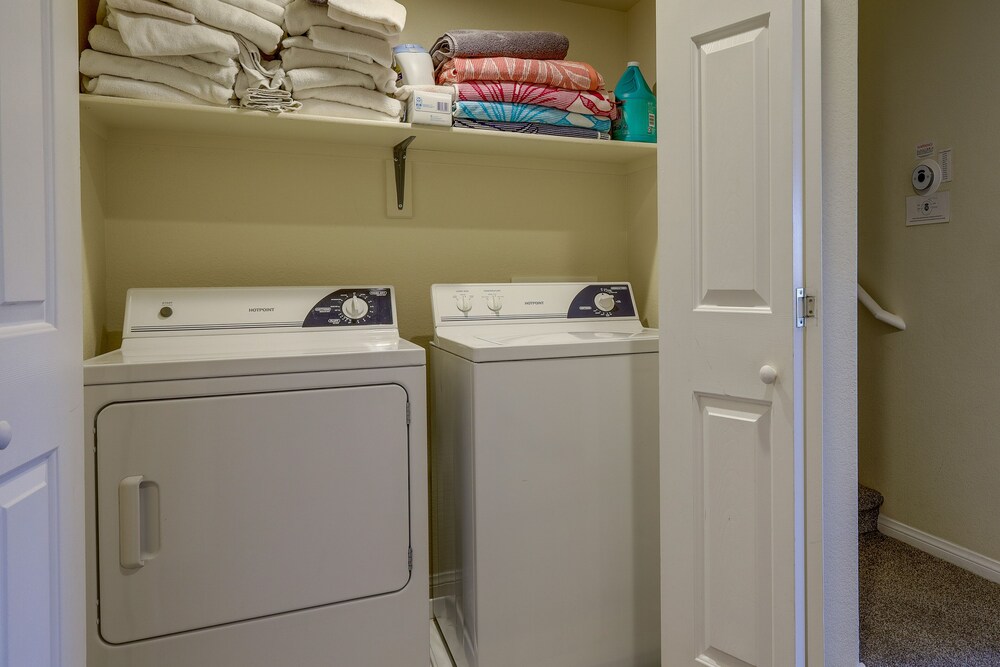 Mesquite Condo w/ Community Pool  Hot Tub! - Property Image 6