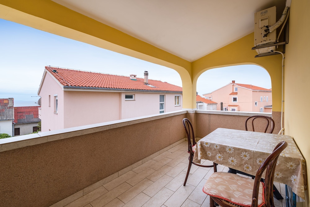 Balcony & Terrace