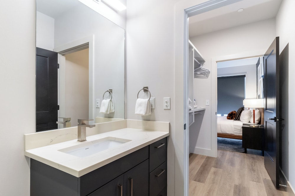 The Odyssey Apartments – by AvantStay Designer Stay in Midtown