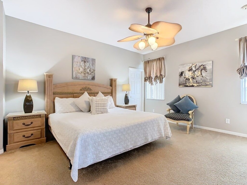 Spacious 5br Home W/ Private Pool+spa In Scenic Davenport Location 5 Bedroom Villa