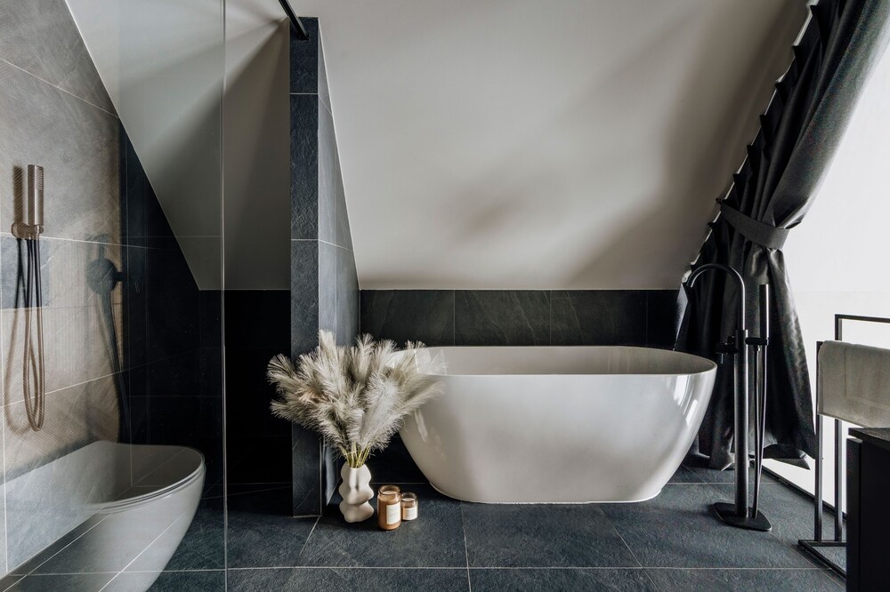 Crystal Pine Spa - LoftAffair Collection