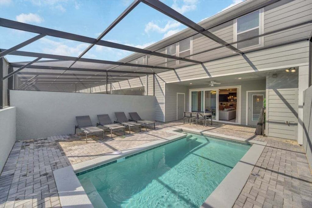 5 Bedroom Townhome With Private Splash Pool! 5 Townhouse