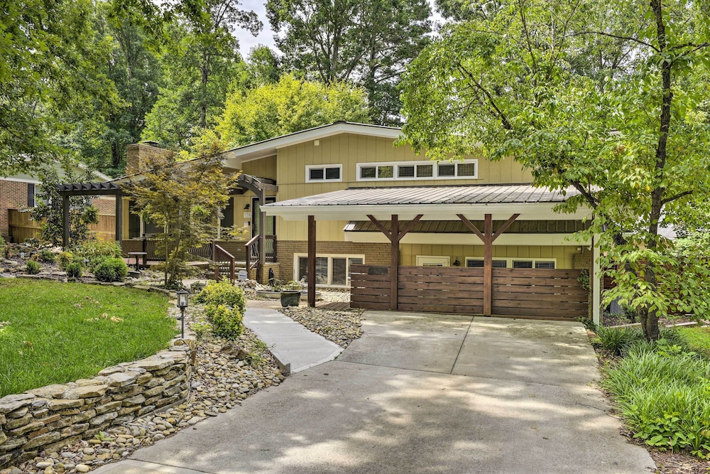 Cozy Pittsboro Escape - Hike, Dine, Explore! view 4
