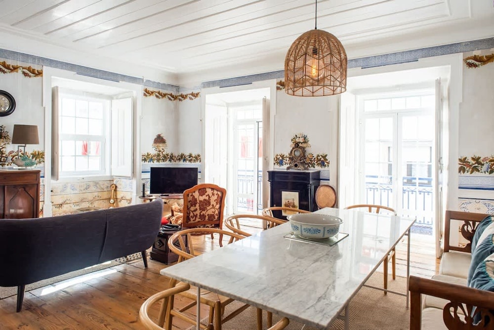 Luxury Building With Rooftop in Central Ericeira