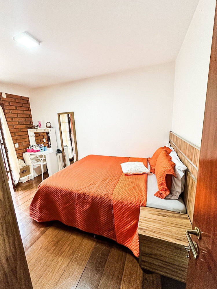 Casa de Luxo 2500m na Granja Viana