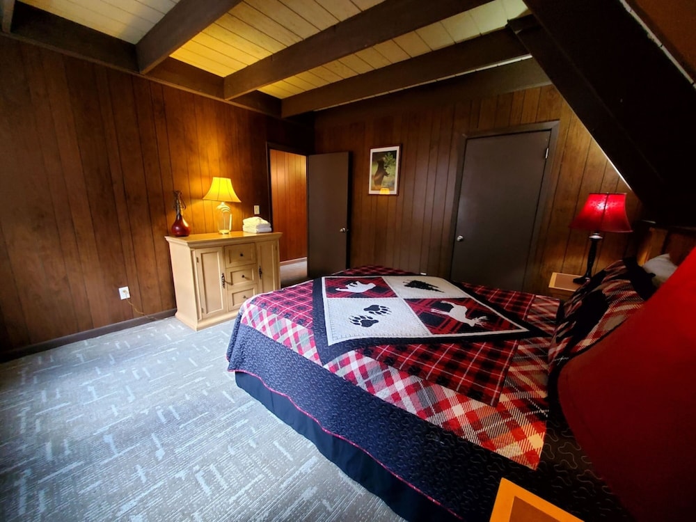 Mountain Getaway - Hidden Creek Chalet