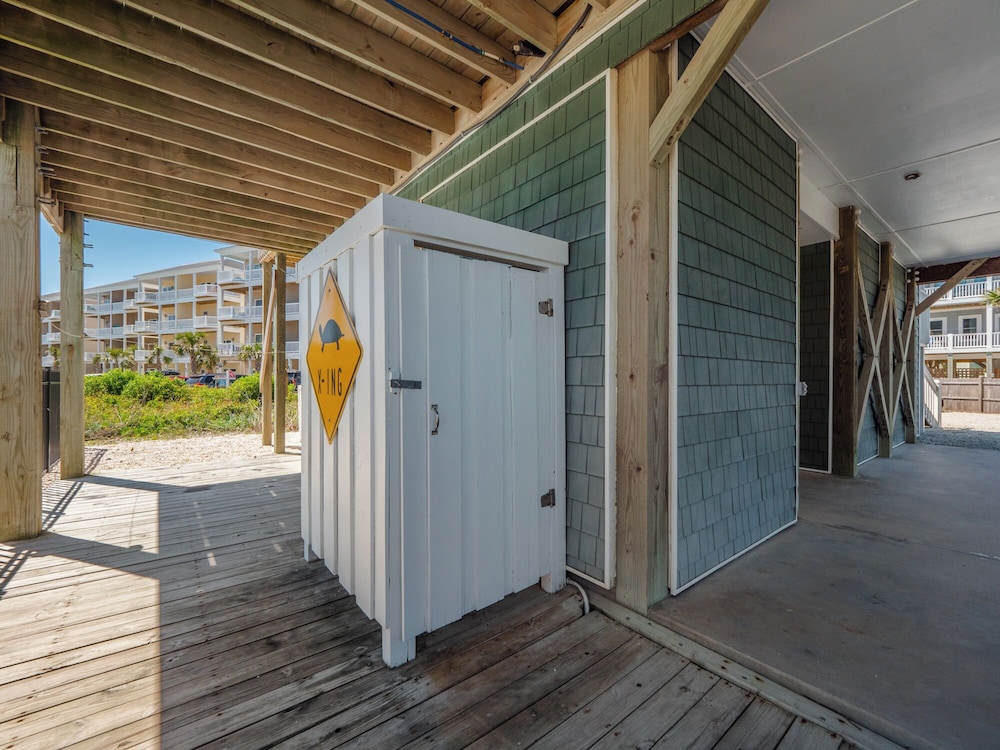 Shore Therapy by Topsail Realty