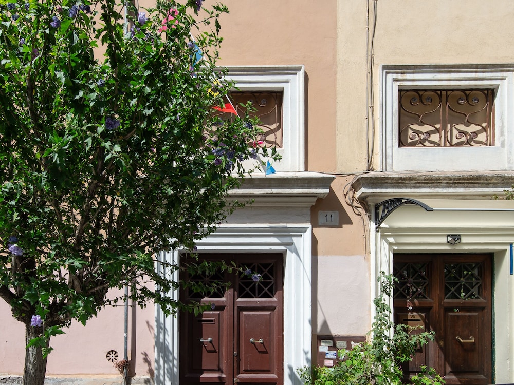 Esquilno Garden Apartment