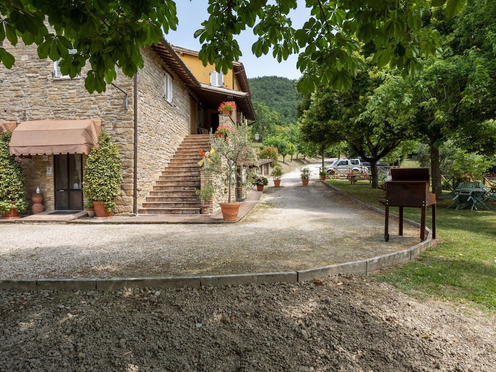 Belvilla by OYO Holiday Home in Assisi With Pool photo 4