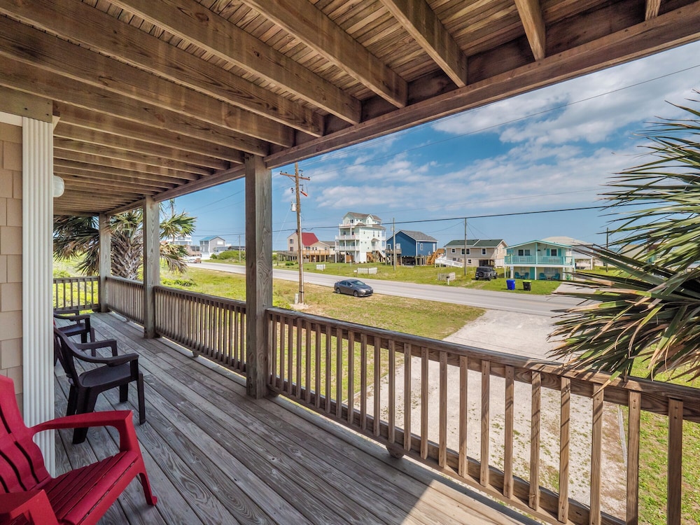 Pelican Palms by Topsail Realty
