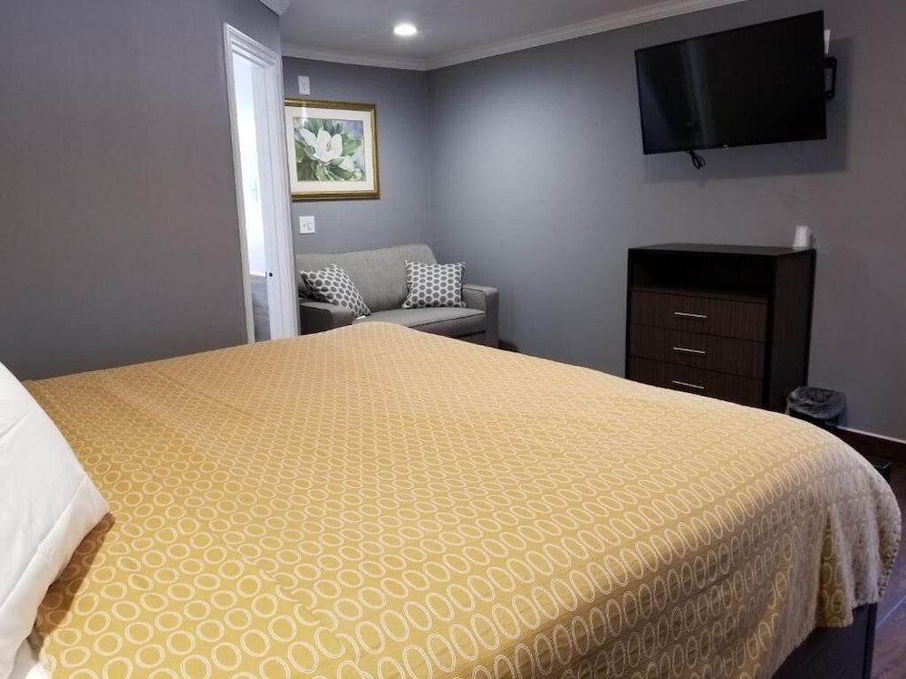 Lone Star Inn by FairBridge - Property Image 14