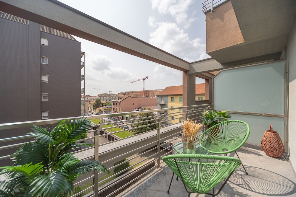Candiani Building - Modern 2BR Apartment Steps From Bovisa Politecnico