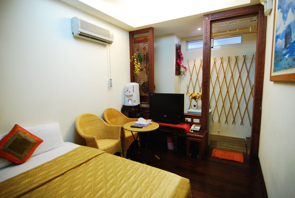Ming-Jun Holiday Inn