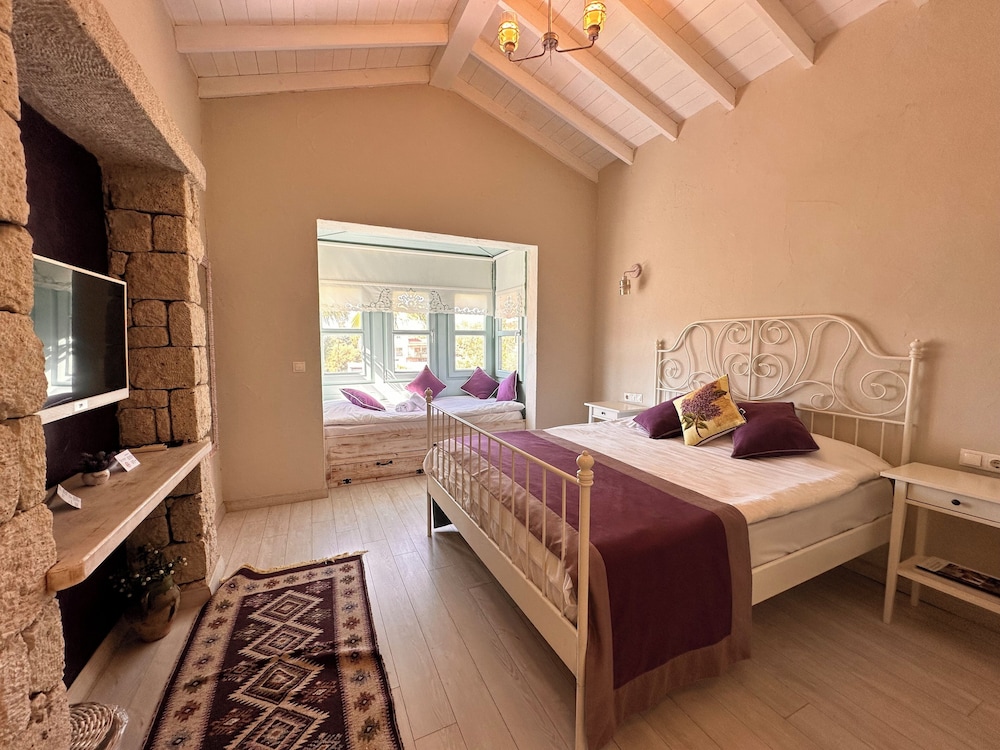 Cassiopeia Hotel Alacati - Image 36